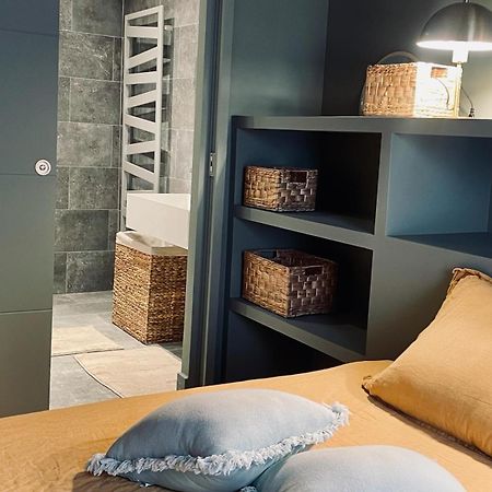 Chambre Dans Maison De Ville Avec Piscine Et Garage En Centre Ville Montpellier Esterno foto